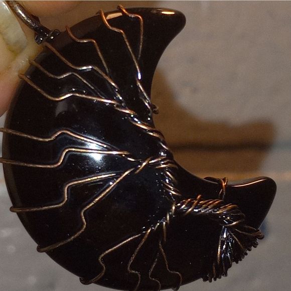 Black stone wire wrapping tree of life - Picture 7 of 7